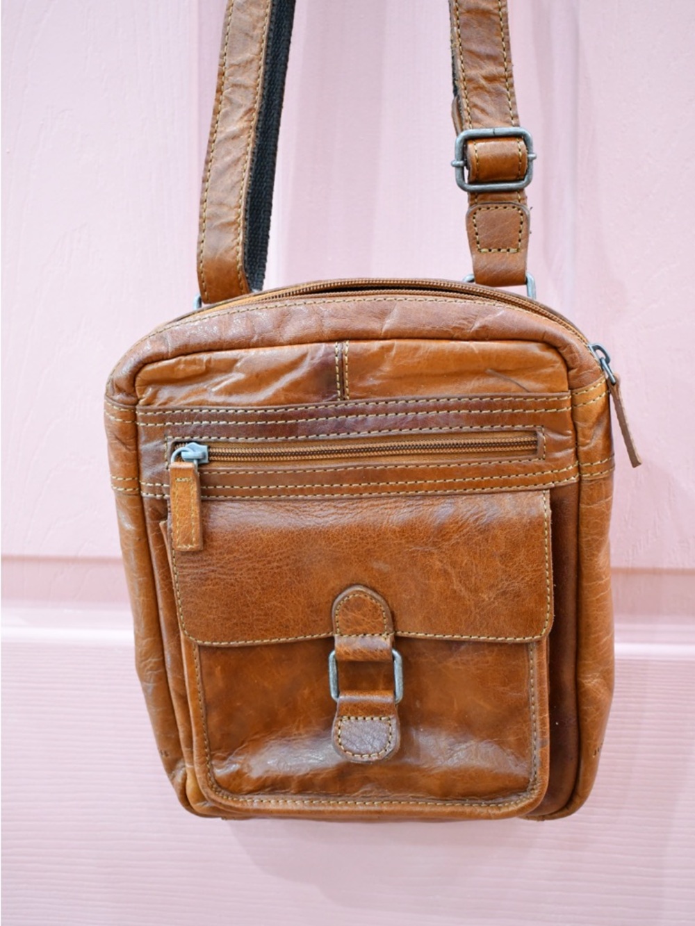 Jack Georges Voyager Slim Classic Leather Crossbody - Picture 3 of 5